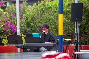 2022-christmas-carols-10